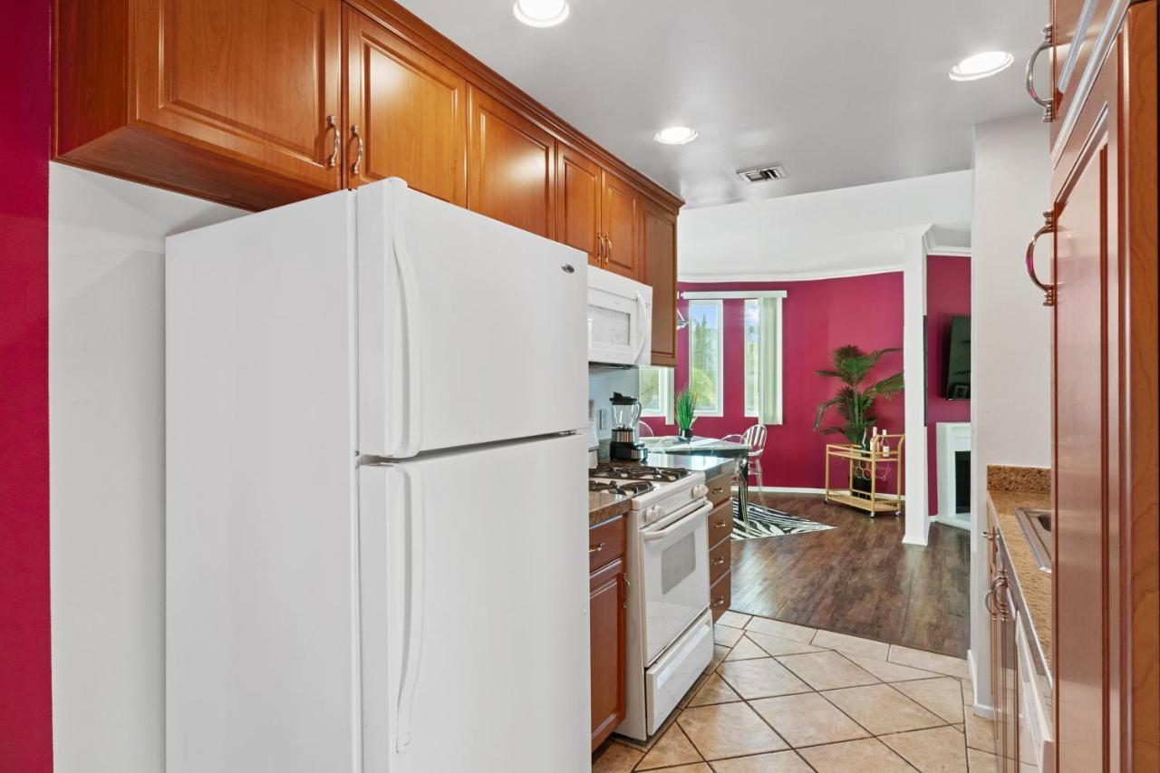 Beverly Hills Chic 2 Bed 2Bath With Patio And Parking 309 Los Angeles Exterior foto